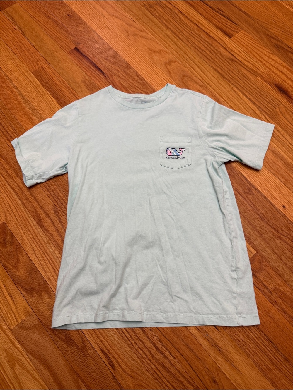 Vineyard vines tee